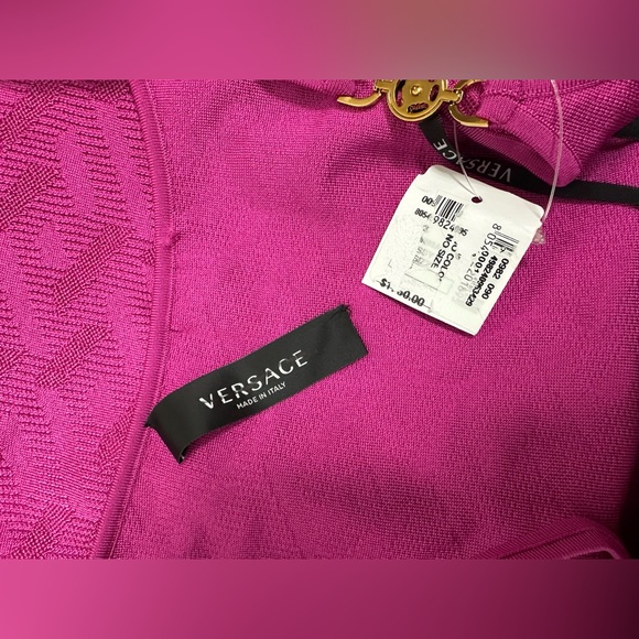 Versace
Greca Signature Knit Dress - Picture 13 of 14